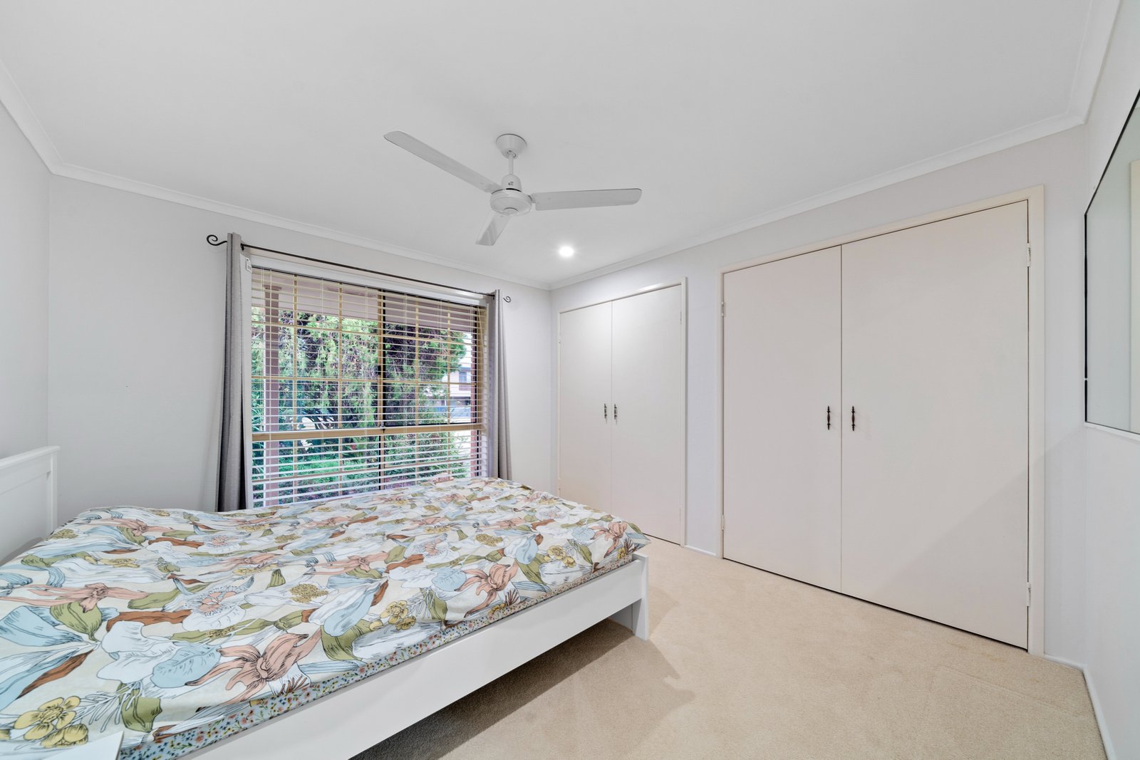14 Meredith Place REDLAND BAY 9