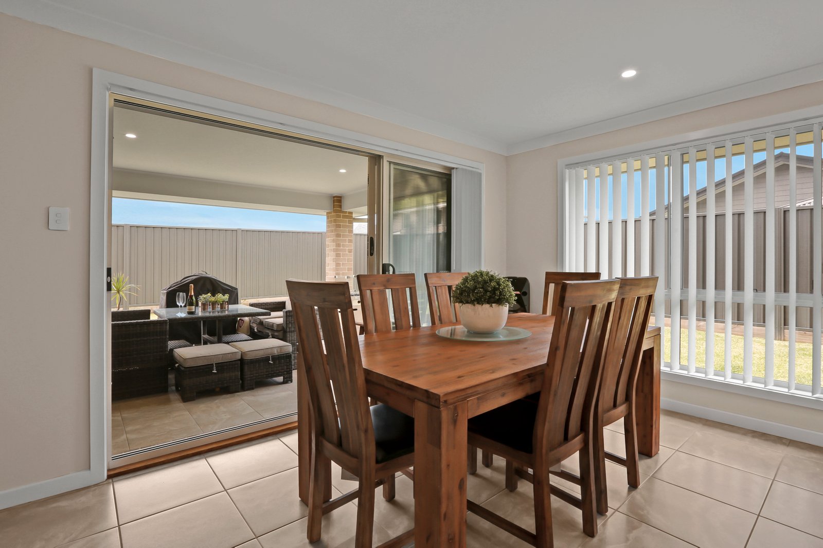 14 Monarch Street WONGAWILLI 4