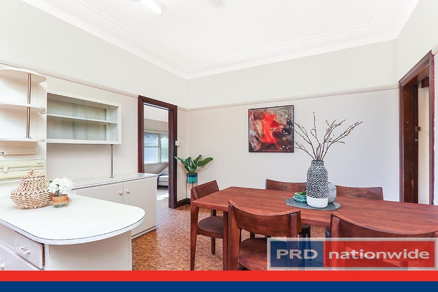 14 Moreton Avenue KINGSGROVE 5
