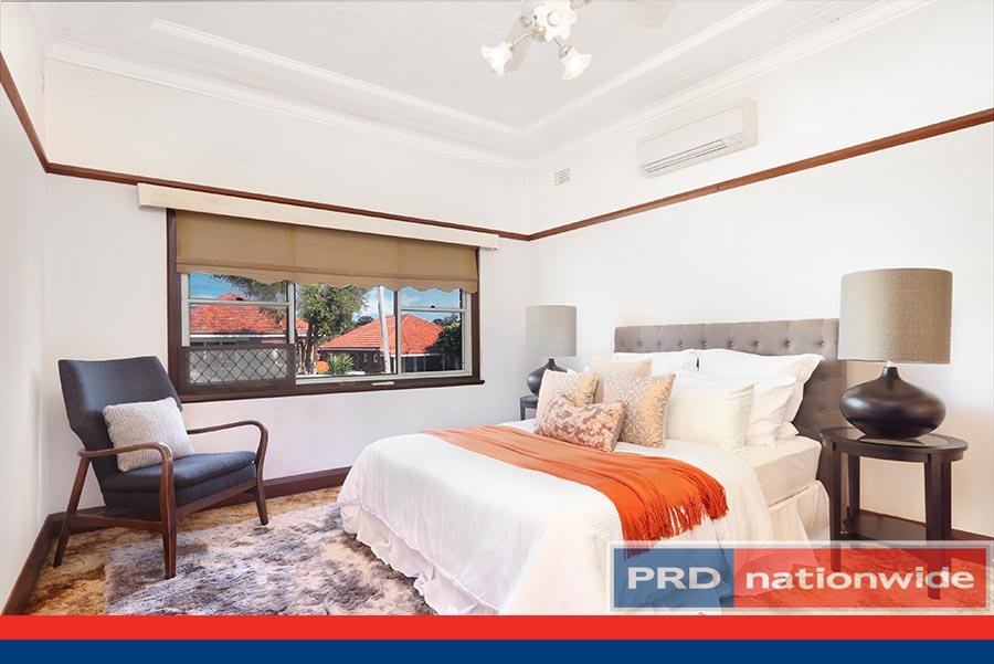 14 Moreton Avenue KINGSGROVE 6