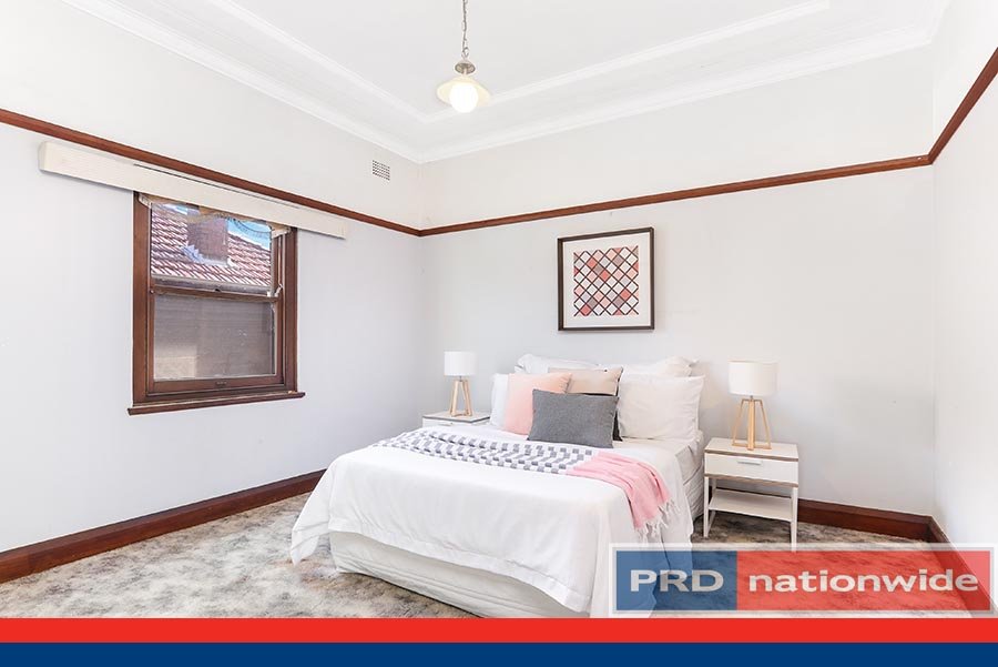 14 Moreton Avenue KINGSGROVE 7