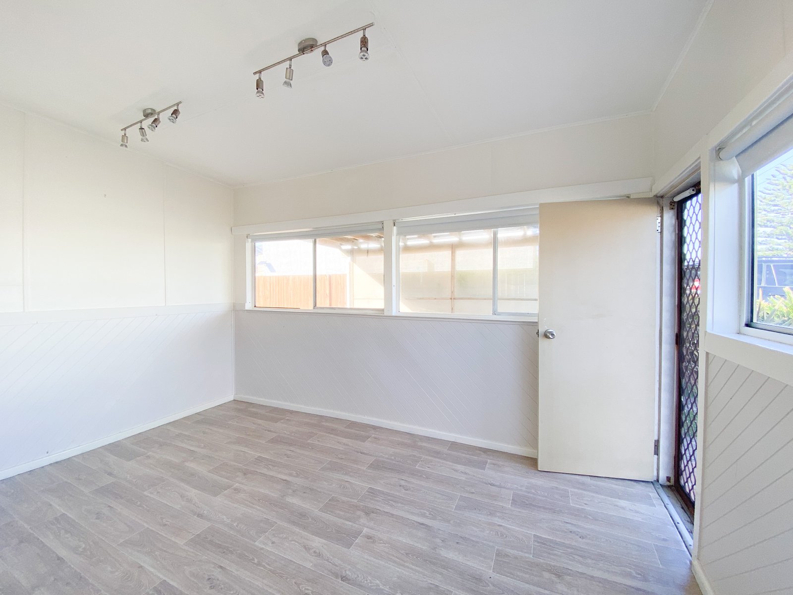 14 Morna Point Road ANNA BAY 11