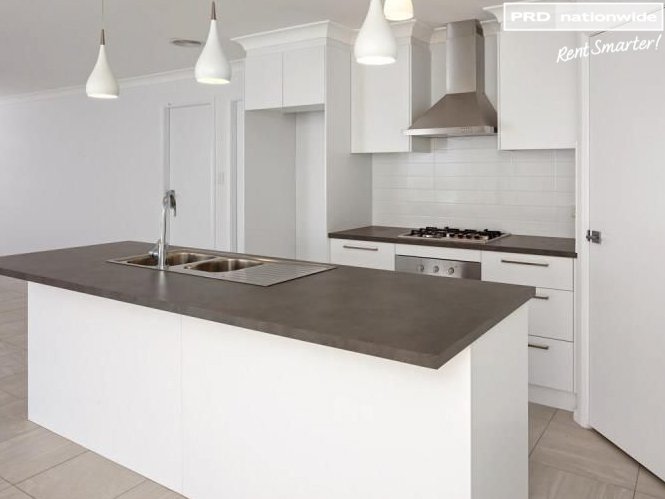 1/4 Mulberrgong Court GOBBAGOMBALIN 4