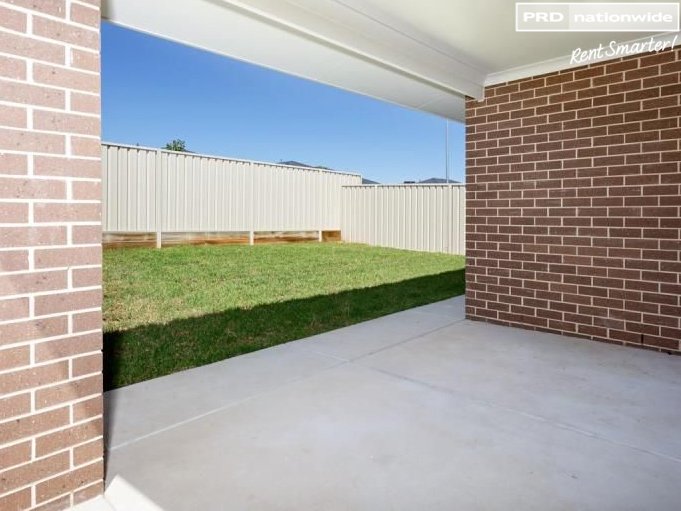 1/4 Mulberrgong Court GOBBAGOMBALIN 7