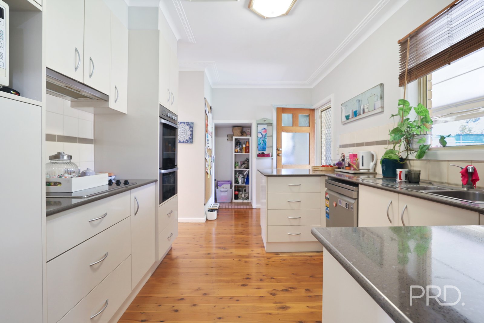 14 Murrawai Street SOUTH TAMWORTH 5