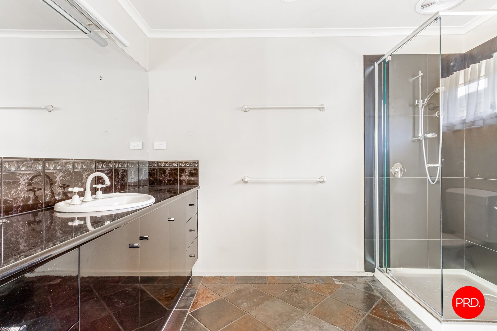 14 Nandina Ct  STRATHDALE 12