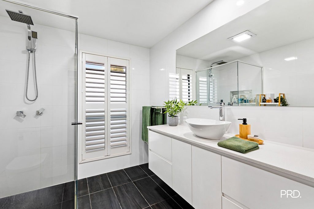 14 Narooma Avenue SOUTH PENRITH 11
