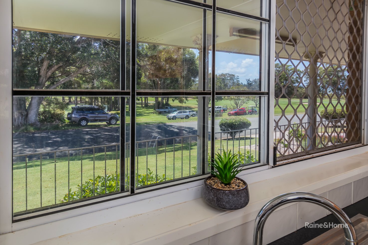 14 NORTH Street REDLAND BAY 12