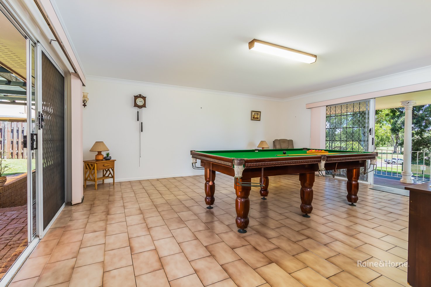 14 NORTH Street REDLAND BAY 25