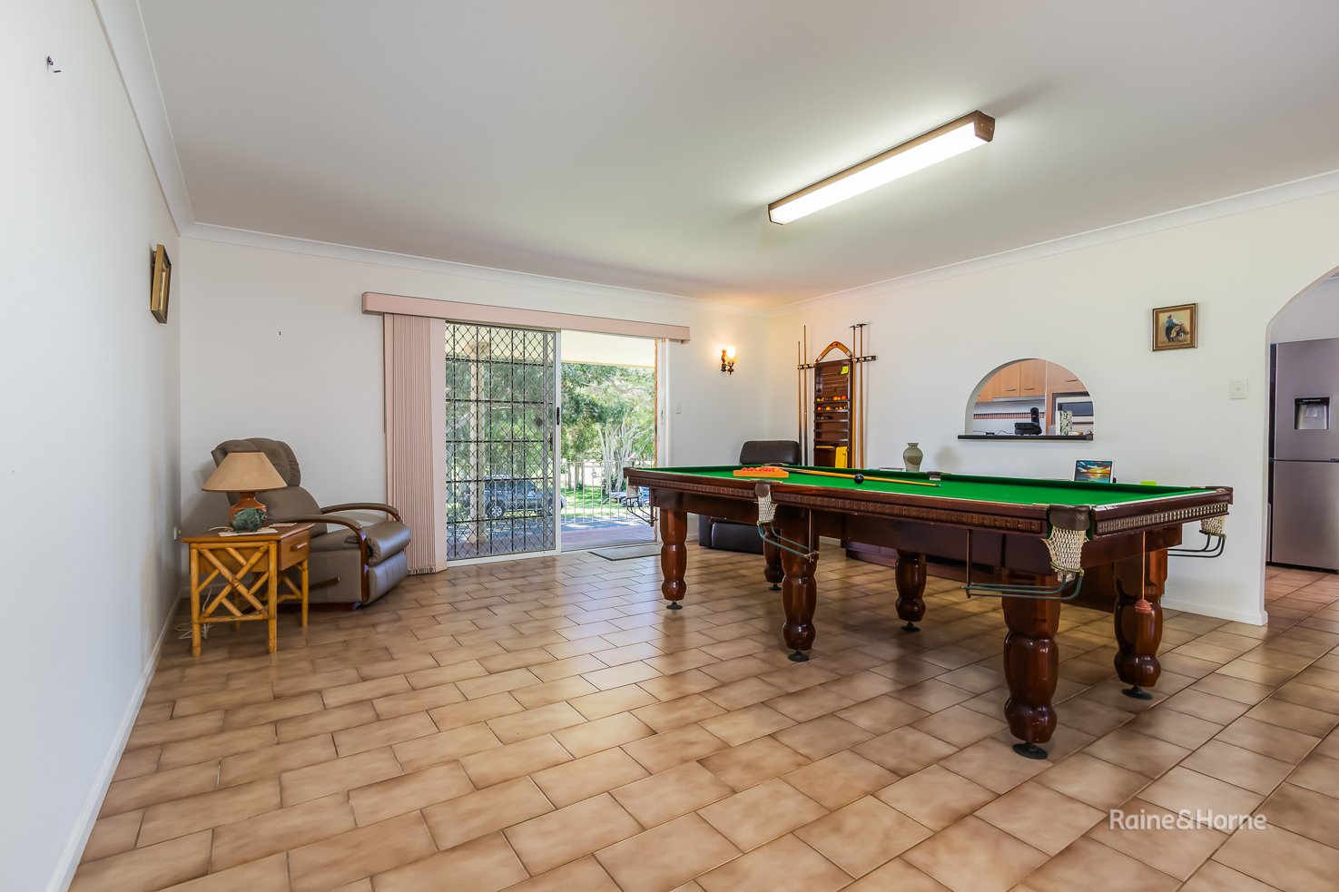 14 NORTH Street REDLAND BAY 27