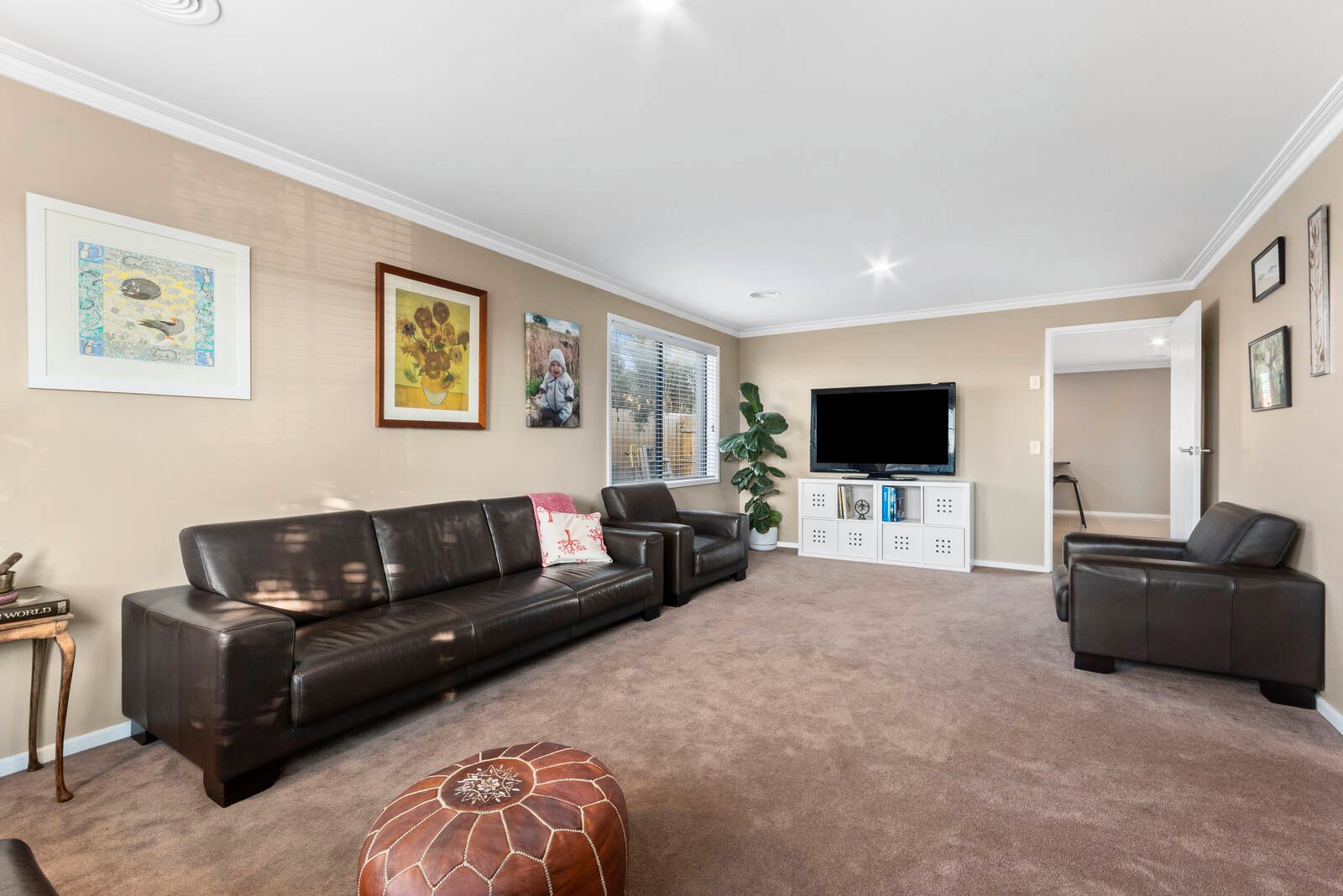 Gallery: 14 Oakwood Crescent