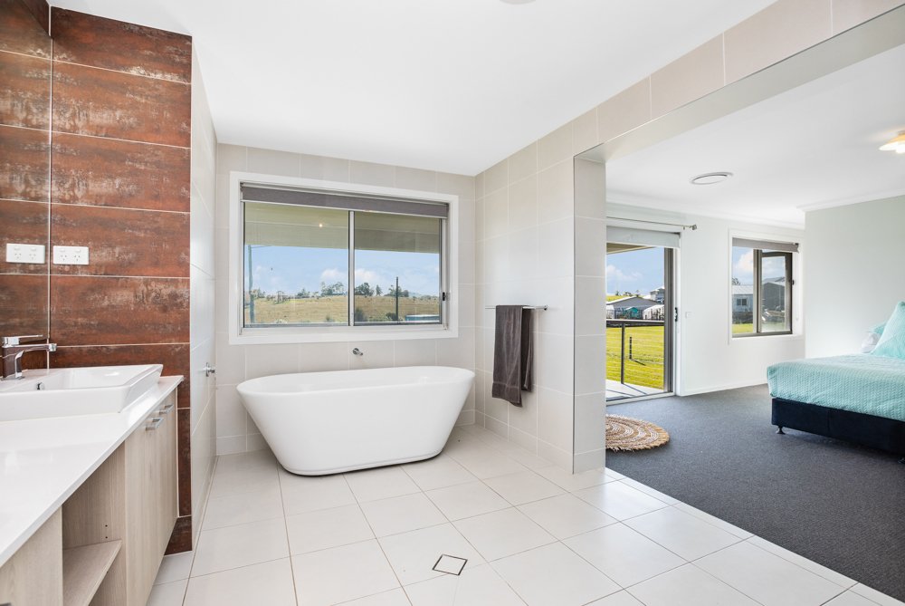 14 Orlando Close WINDELLA 7