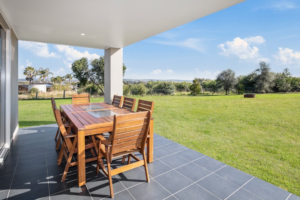14 Orlando Close WINDELLA 9