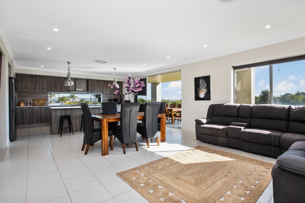 14 Orlando Close WINDELLA 23