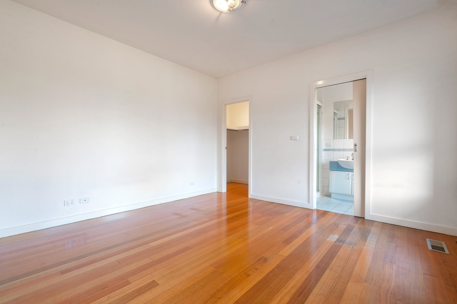 Gallery: 1/4 Panorama Street