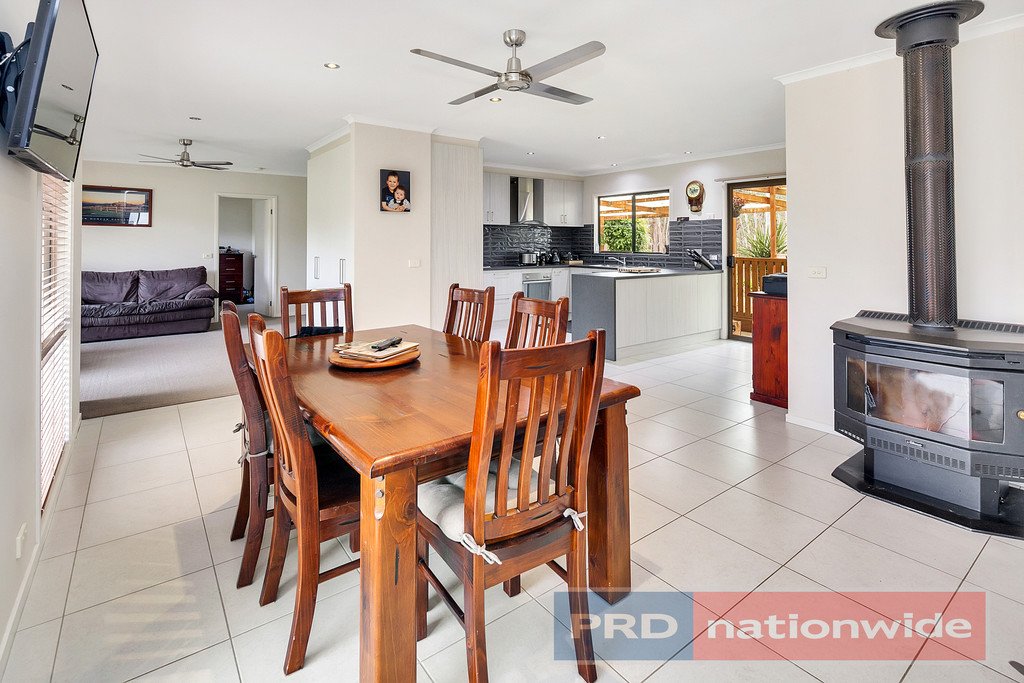 14 Parslow Road ROSS CREEK 3