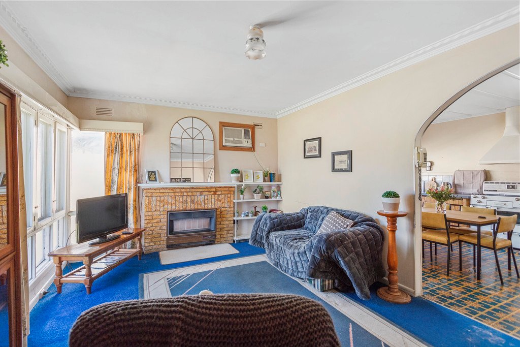 14 Parsonage Grove EAGLEHAWK 2