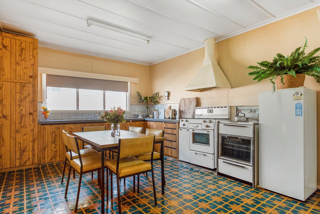 14 Parsonage Grove EAGLEHAWK 11