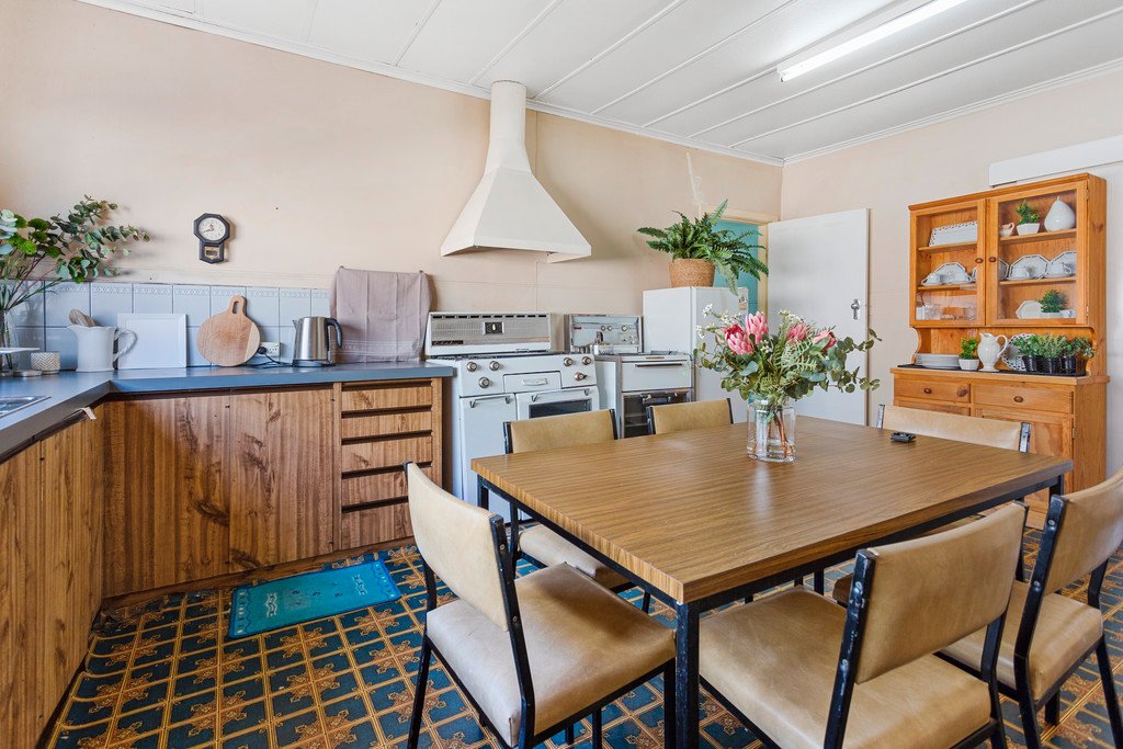 14 Parsonage Grove EAGLEHAWK 13