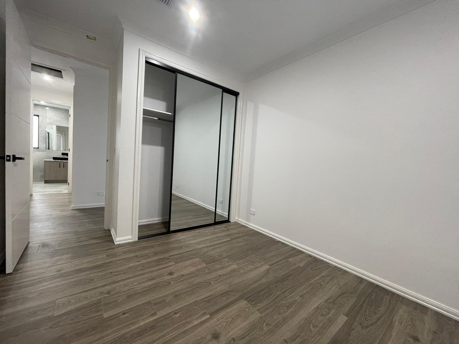 14 Patrobas Loop CRANBOURNE EAST 5