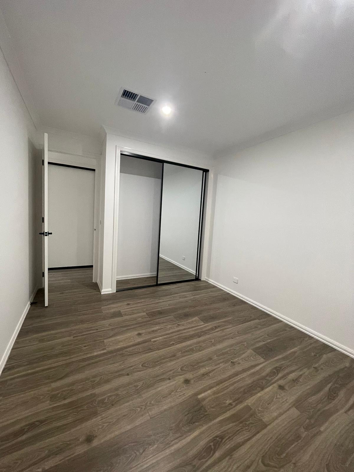 14 Patrobas Loop CRANBOURNE EAST 8
