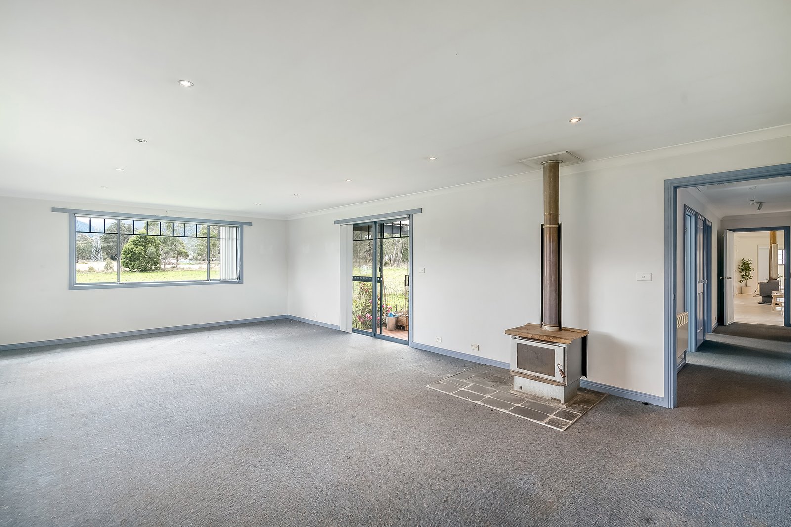 14 Penola Drive LESLIE VALE 23