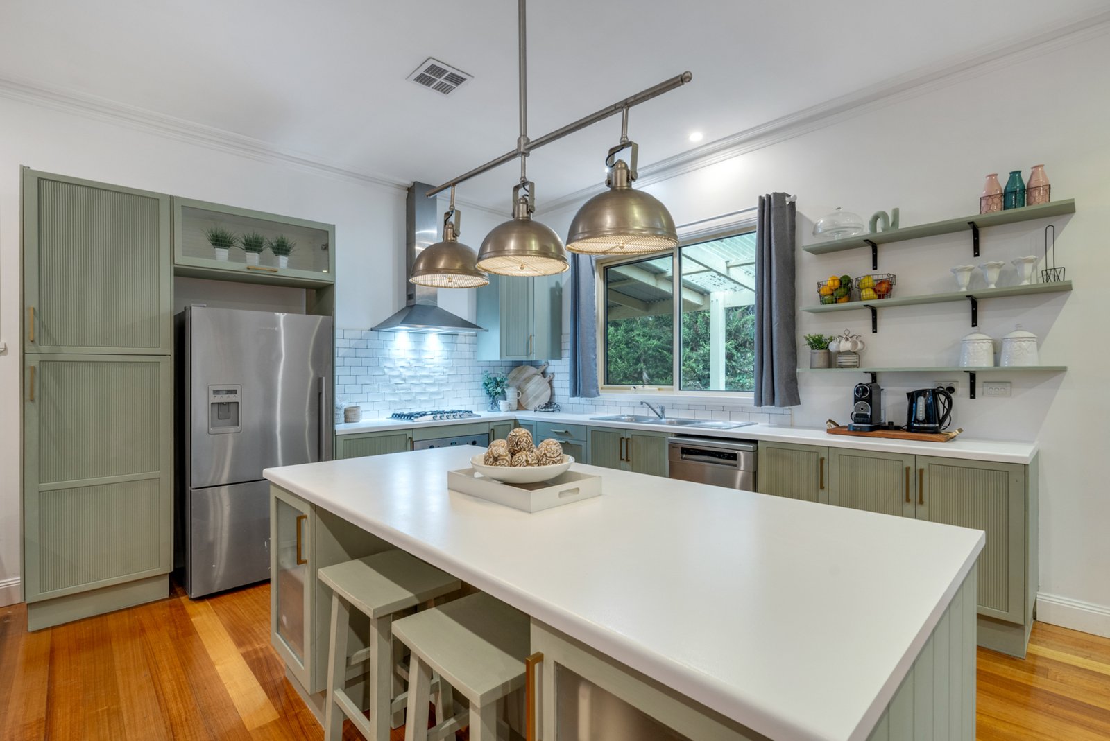 Real Estate and Property in 14 Pinelea Grove, Gisborne, VIC