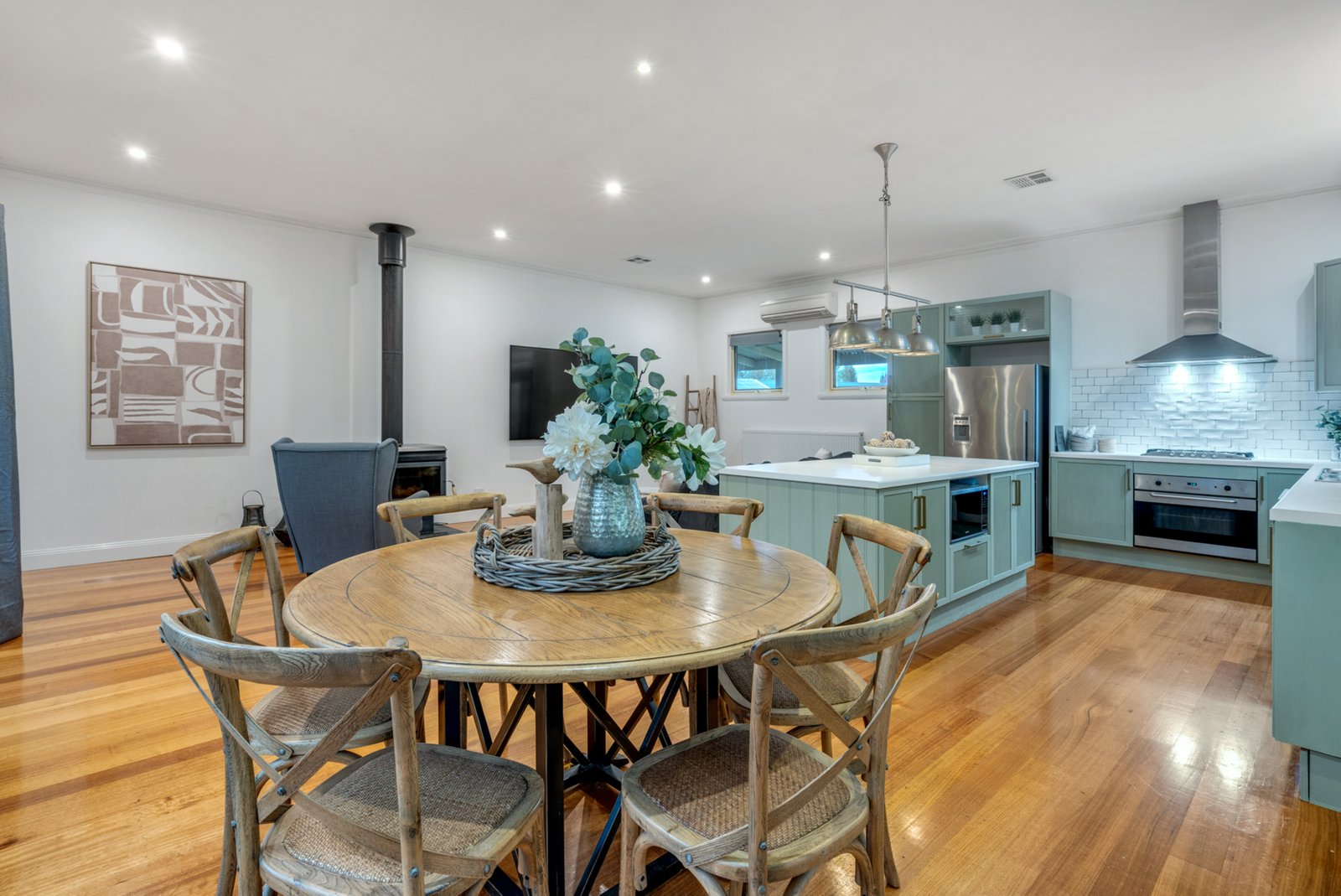 Real Estate and Property in 14 Pinelea Grove, Gisborne, VIC