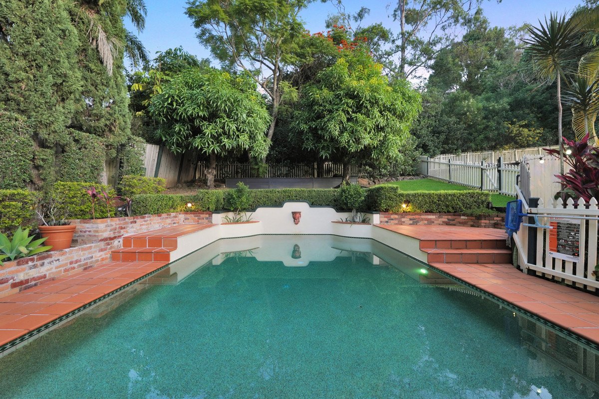 14 Plantation Road Burleigh Heads 18