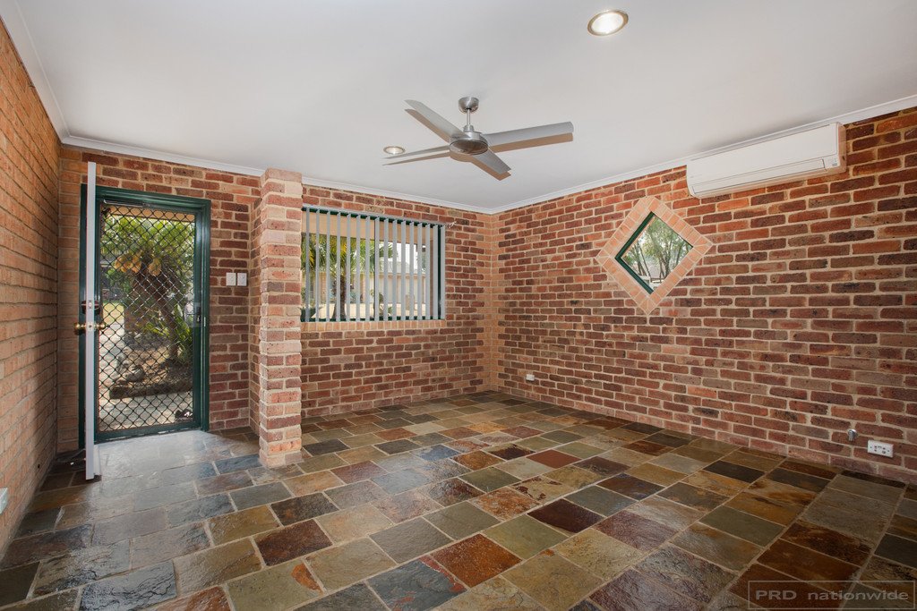 1/4 Proserpine Close ASHTONFIELD 2