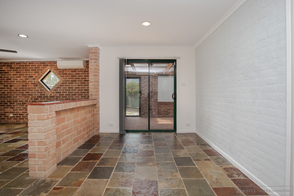 1/4 Proserpine Close ASHTONFIELD 3