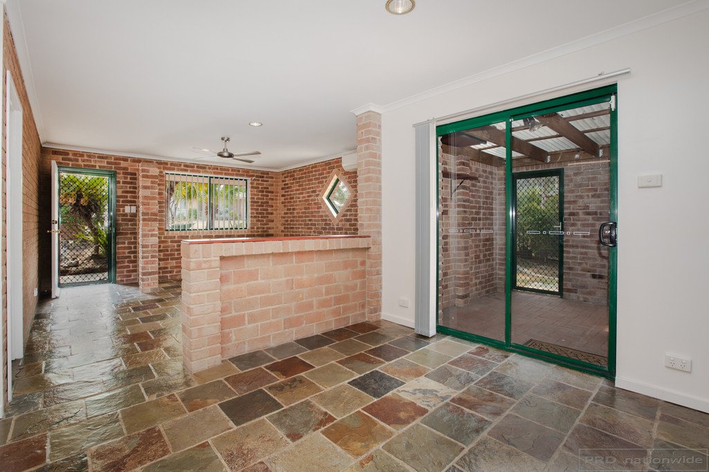 1/4 Proserpine Close ASHTONFIELD 4