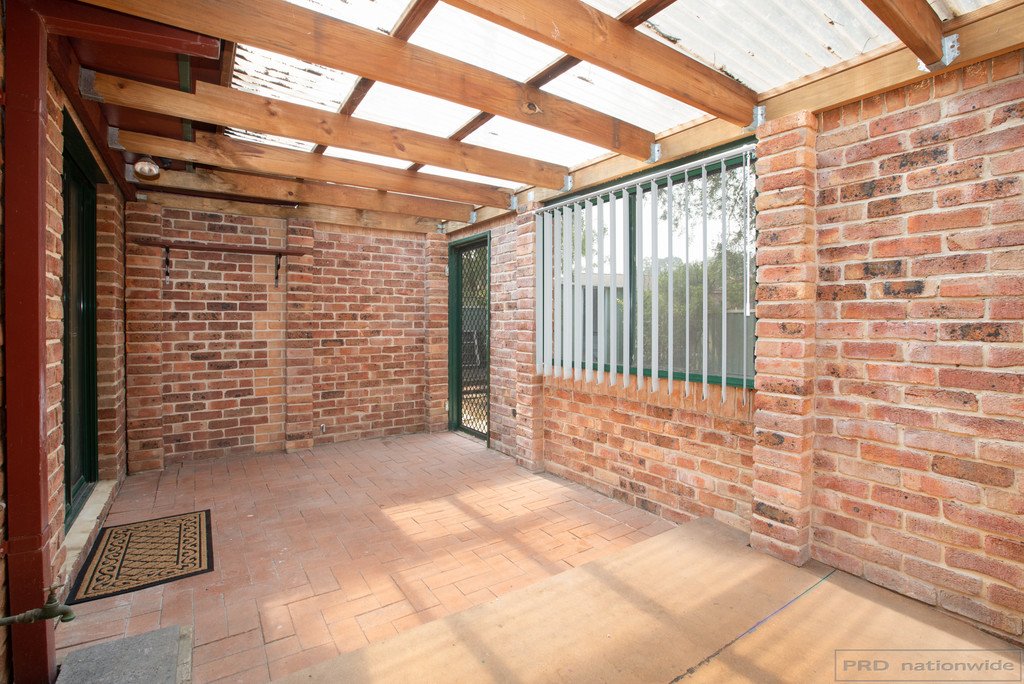 1/4 Proserpine Close ASHTONFIELD 9