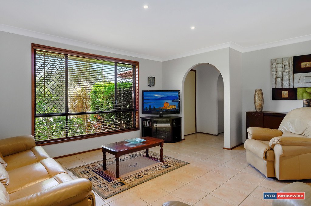 14 Razorbill Street BURLEIGH WATERS 3