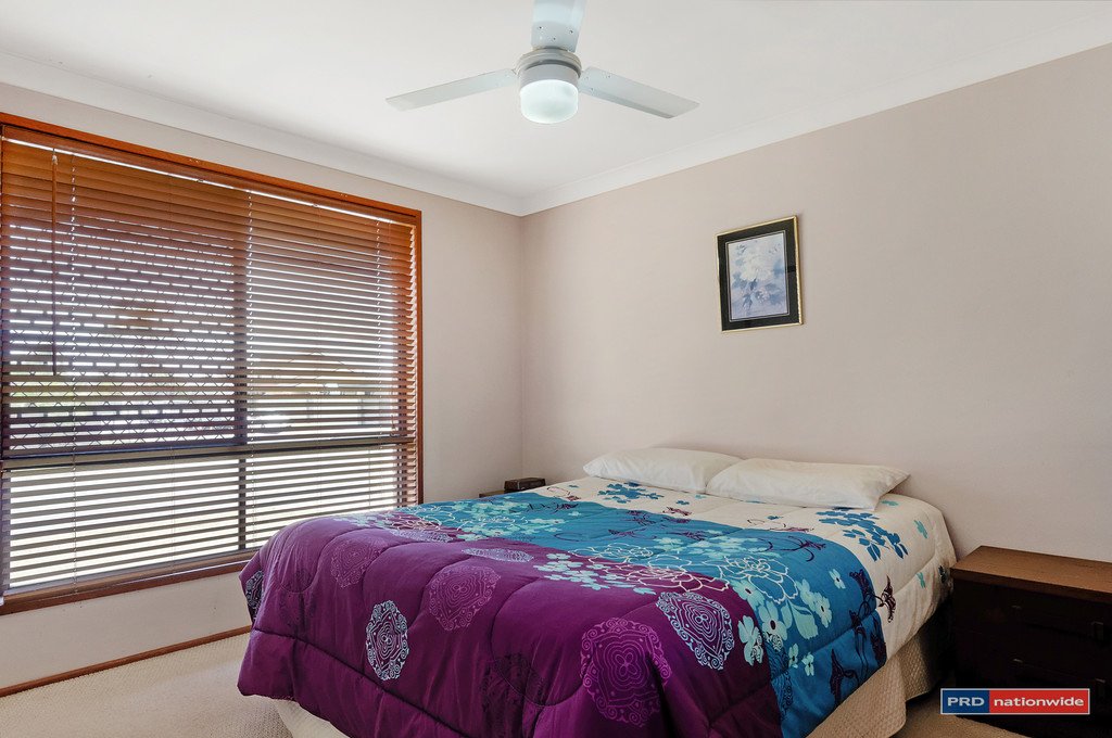 14 Razorbill Street BURLEIGH WATERS 4