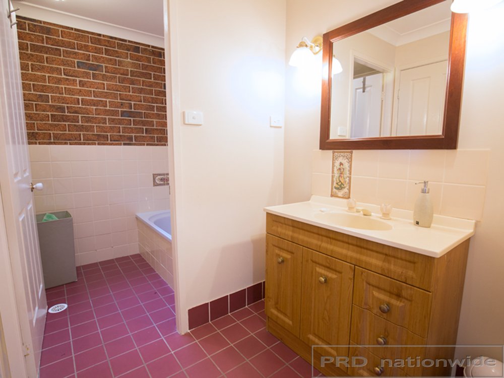 1/4 Reilly Street THORNTON 6