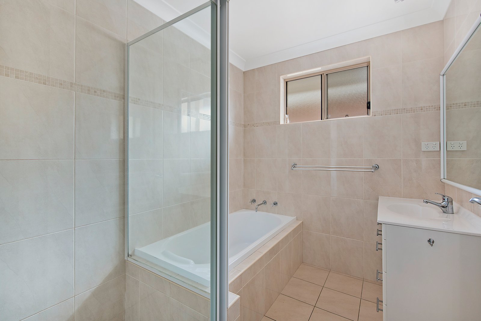 1/4 Reliance Crescent LAURIETON 10