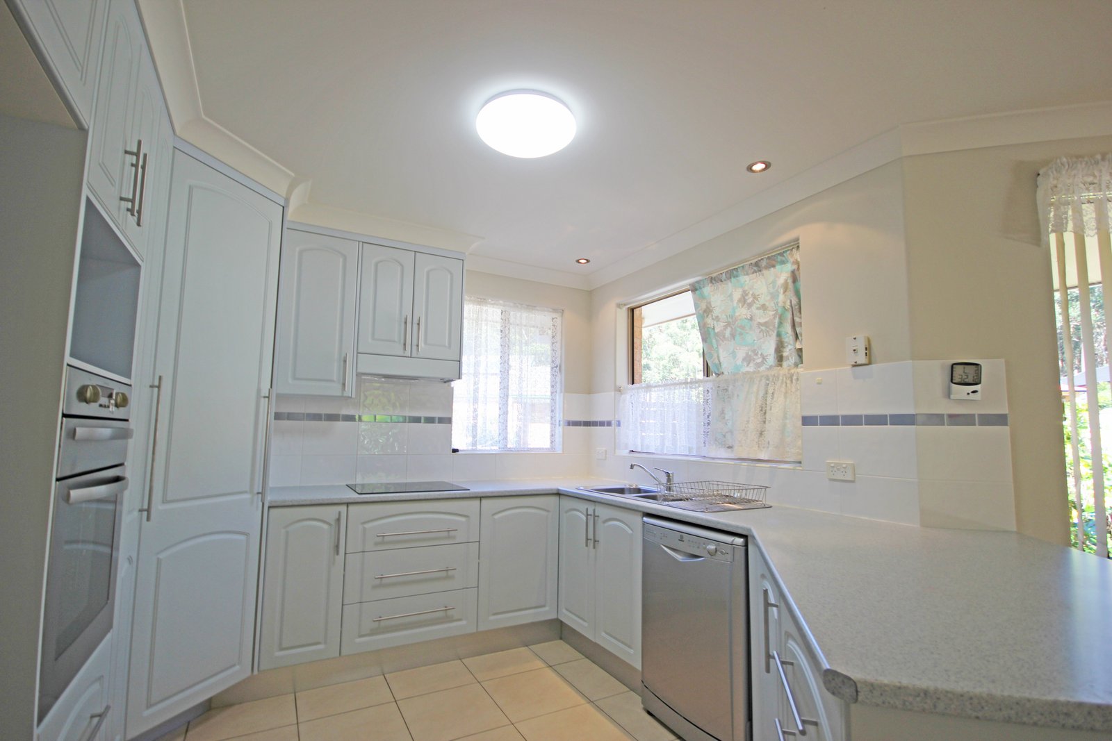 1/4 Reliance Crescent LAURIETON 4