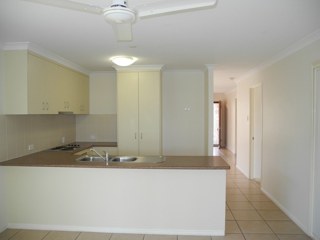14 RICHARD Street BOYNE ISLAND 8