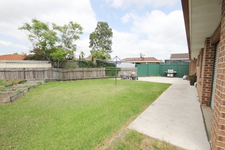 14 Ripley Place HASSALL GROVE 5