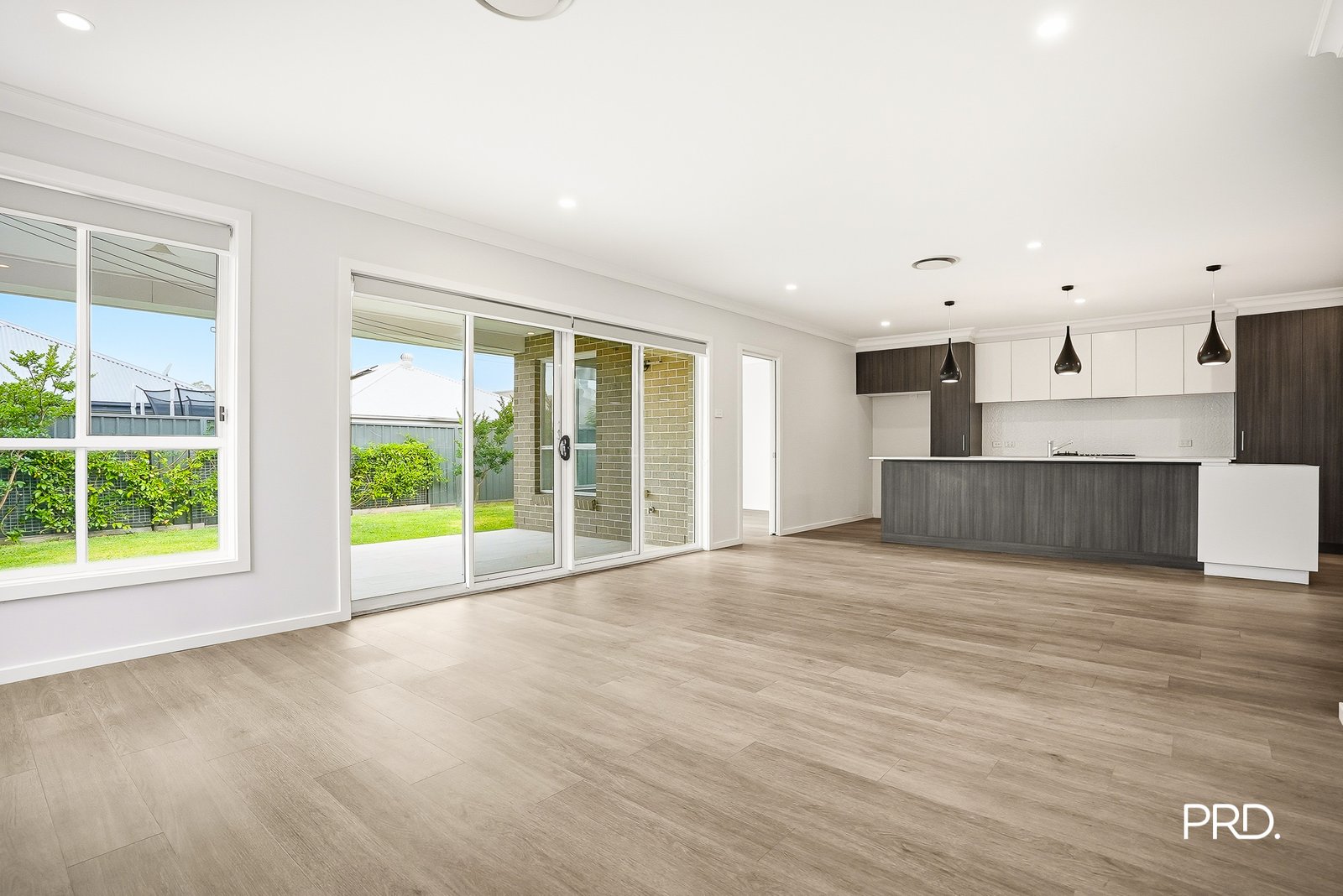 14 Risus Ave  Glenmore Park 2