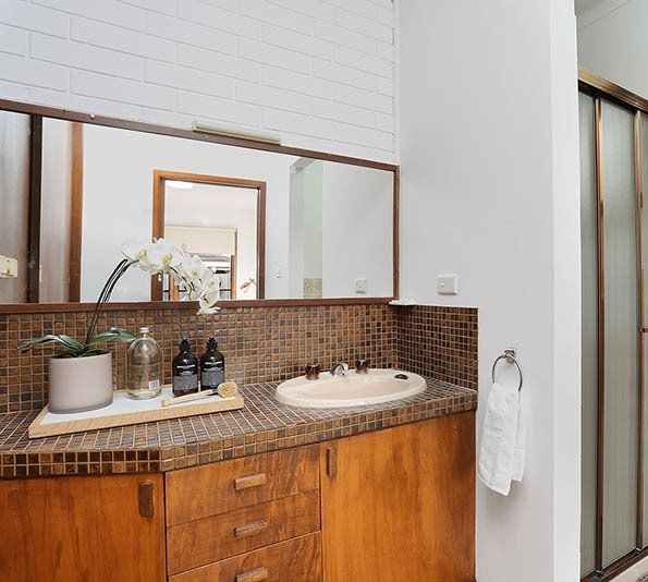 Gallery: 14 Roebuck Street