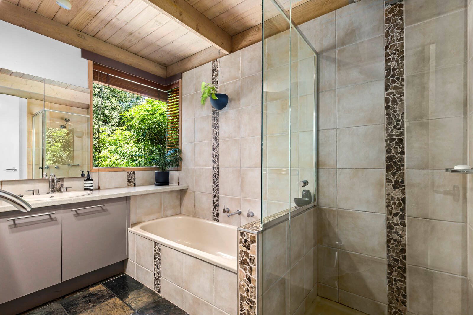 Real Estate and Property in 14 Rosella Court, Ocean Grove, VIC