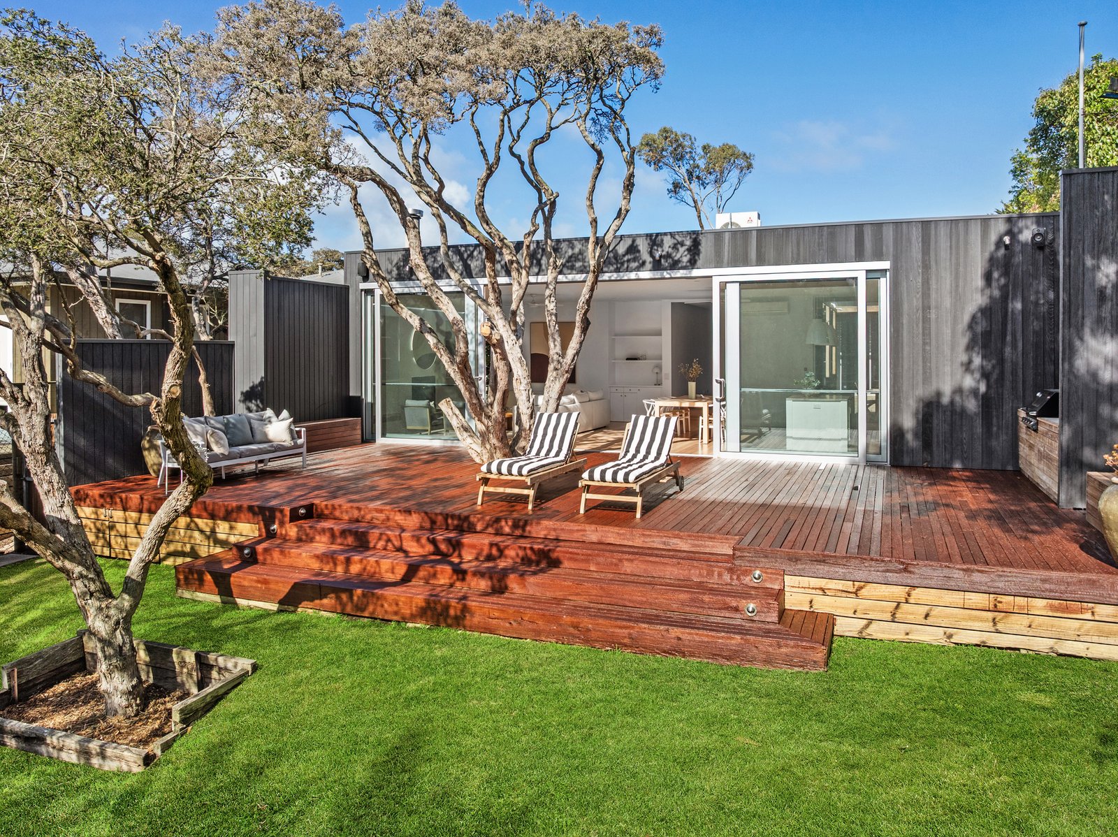 Gallery: 14 Royal Avenue