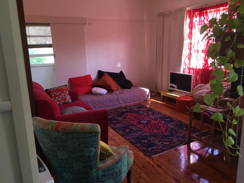 14 Russell Street TAMWORTH 2