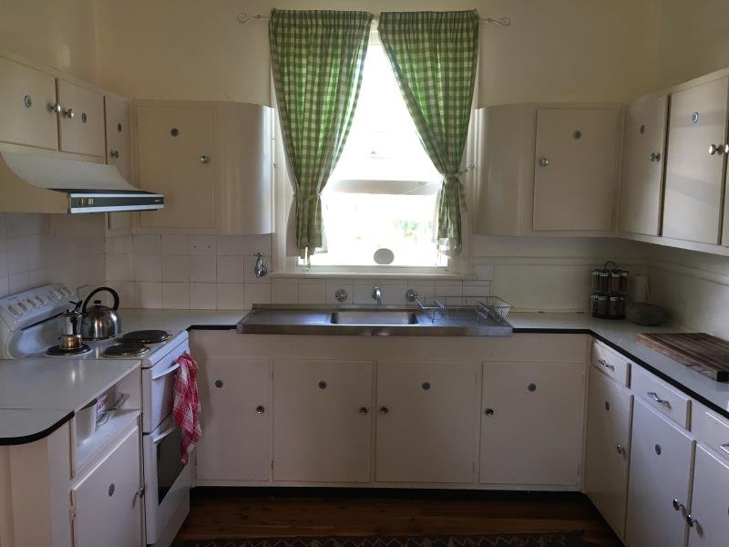 14 Russell Street TAMWORTH 3