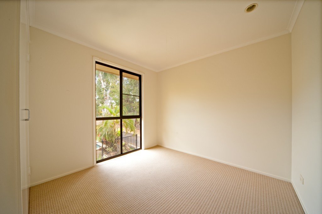 1/4 Salmon Street CANNONVALE 6