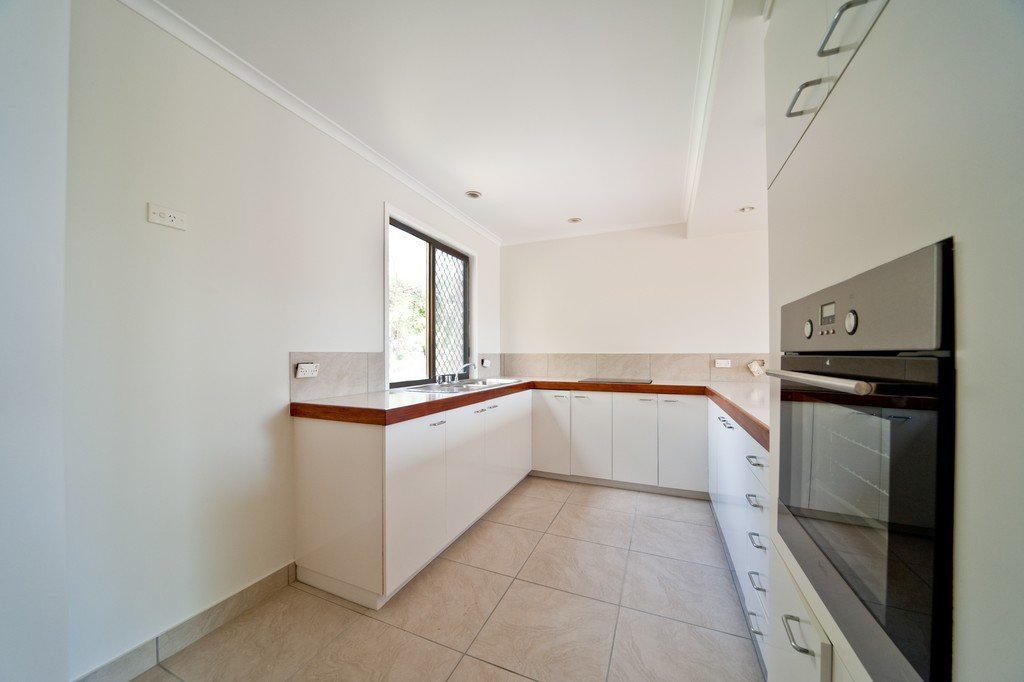 1/4 Salmon Street CANNONVALE 8