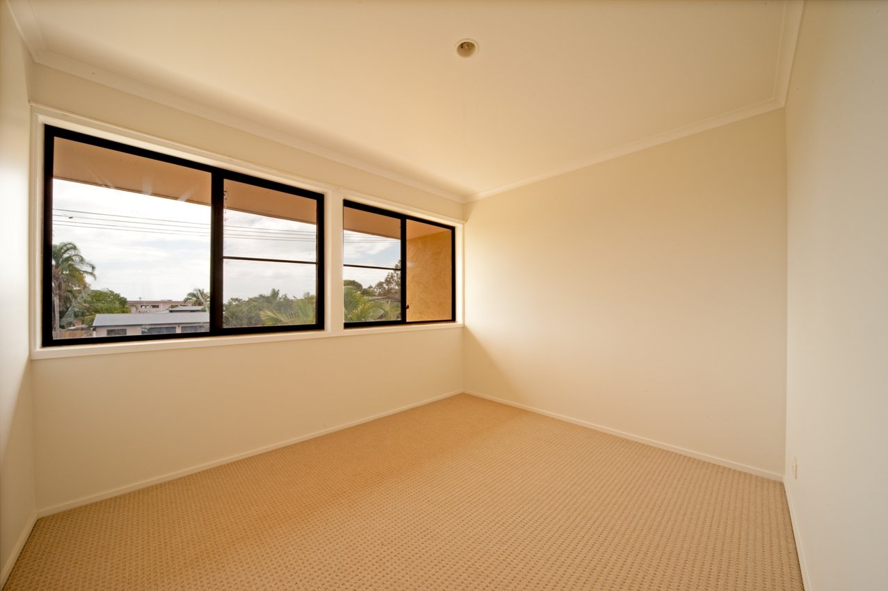 1/4 Salmon Street CANNONVALE 11