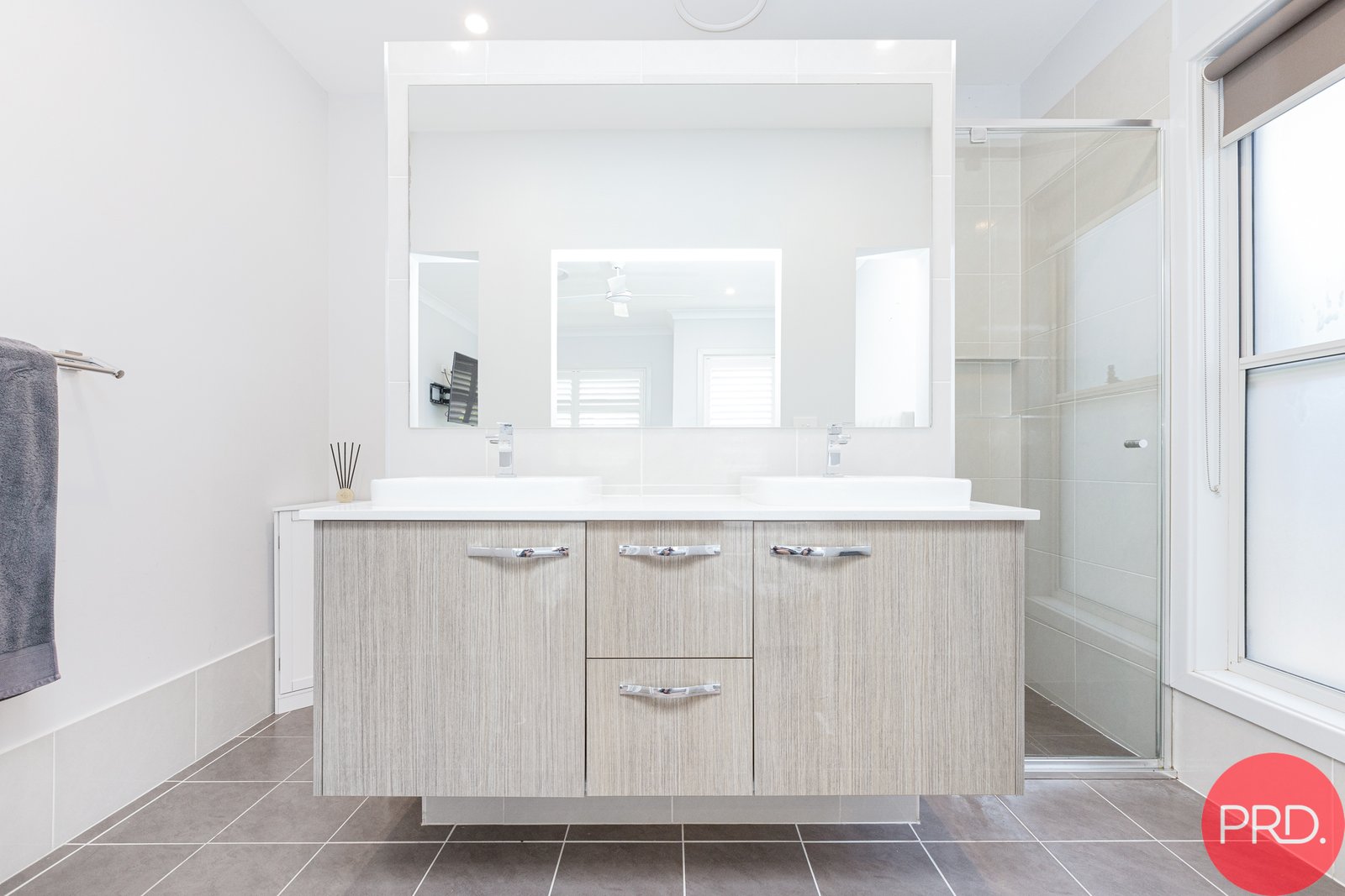 14 Sandridge Street THORNTON 12